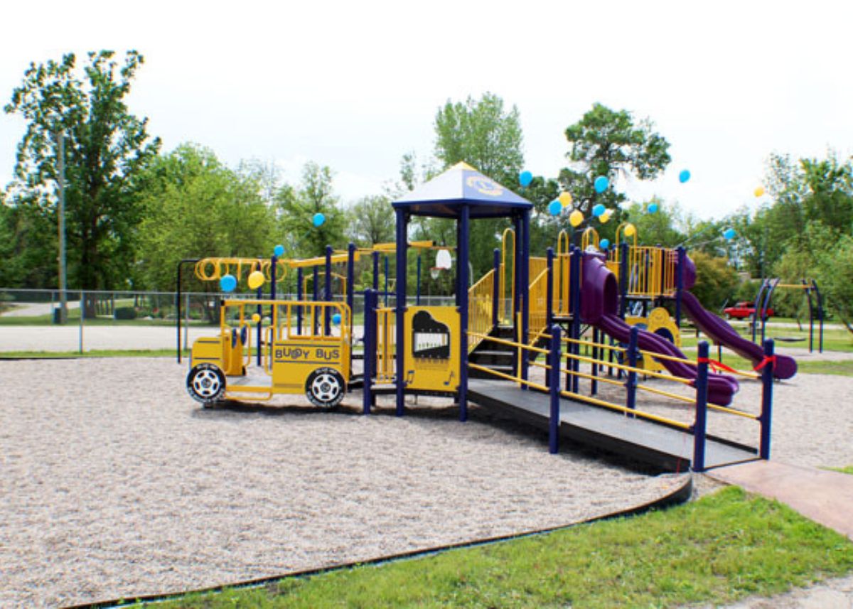 Accessible play structure located at Leslie Park in Lac du Bonnet, Manitoba.